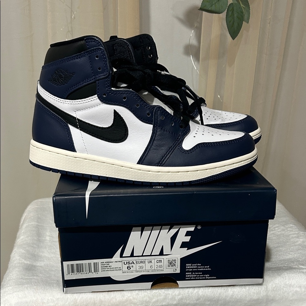 Nike Air Jordan 1 High Navy / White | Brand New | Men’s 6.5 / Women’s 8 with box